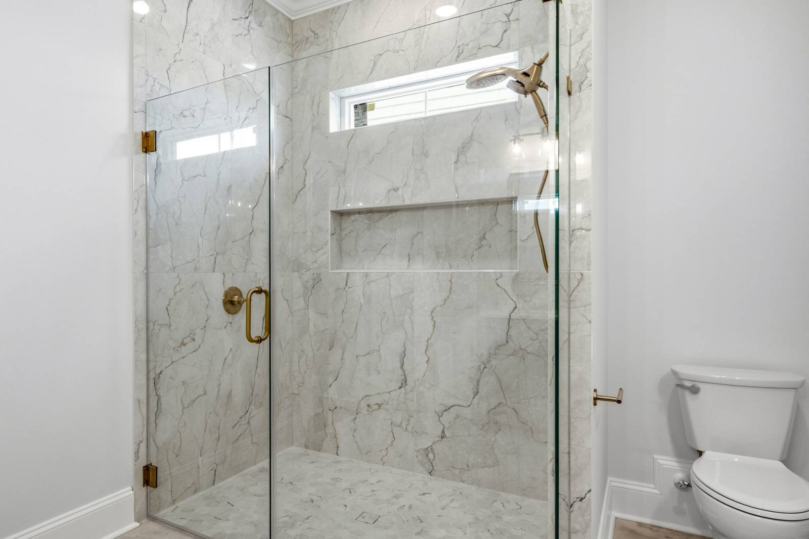 “The Atlantic” walk-in shower