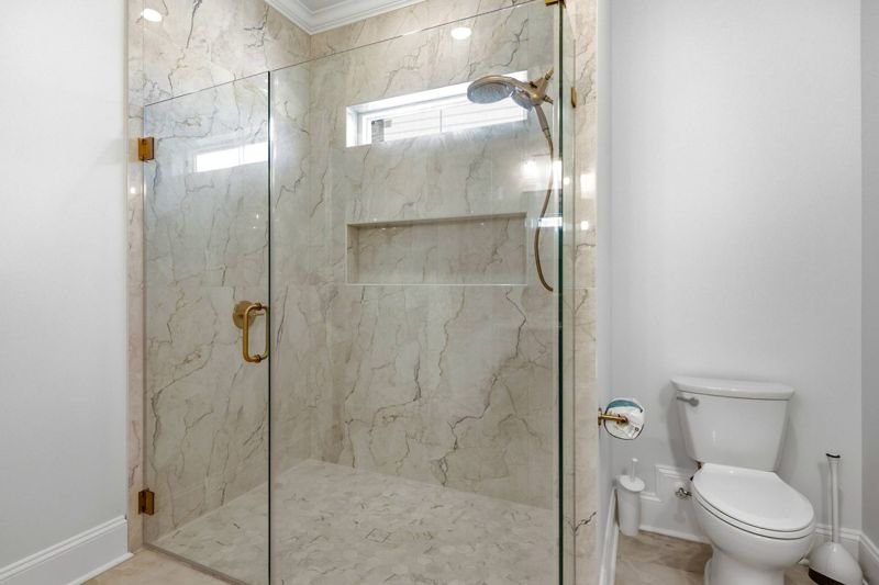 “The Atlantic” walk-in shower