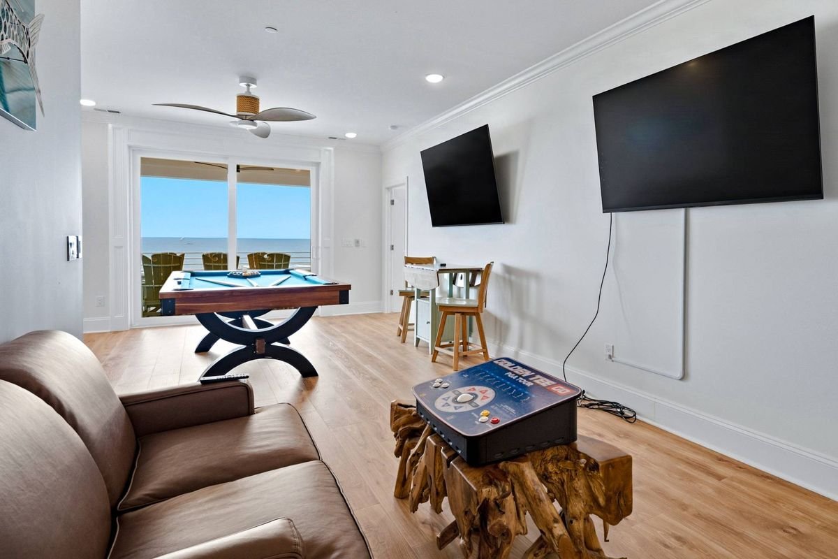 The rec room lounge