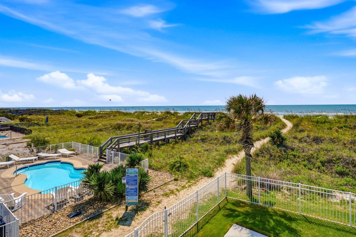 The dune walkover and pool
